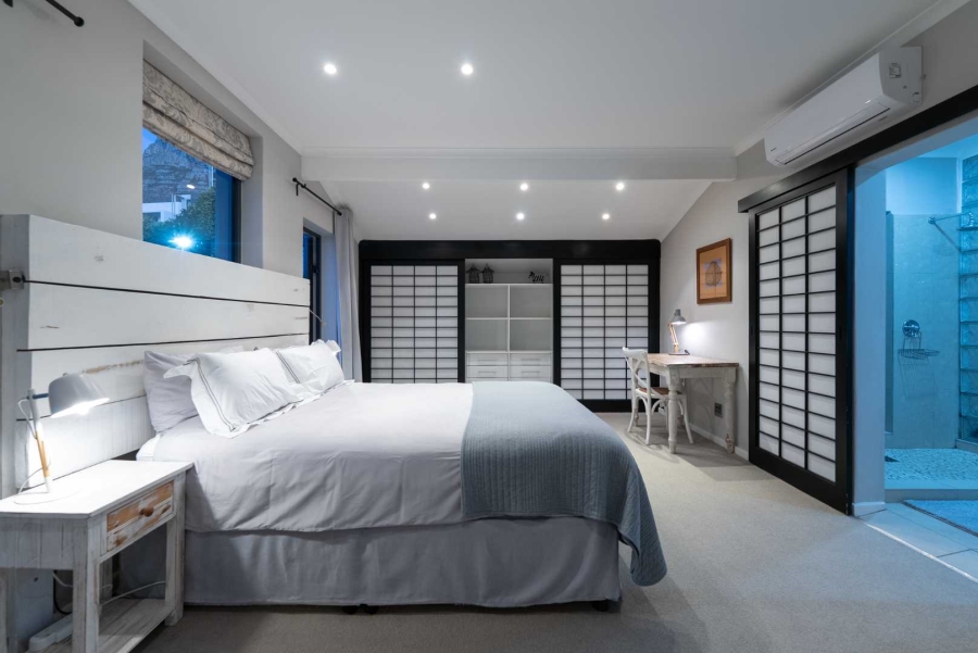 6 Bedroom Property for Sale in Camps Bay Western Cape